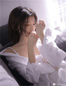 《一小孩和妈妈打扑克(黄)-男插女高潮一区二区》